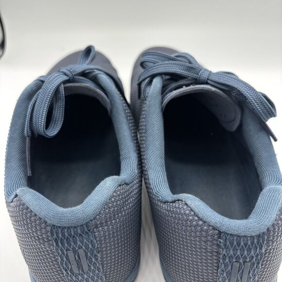 Athletic_Shoes